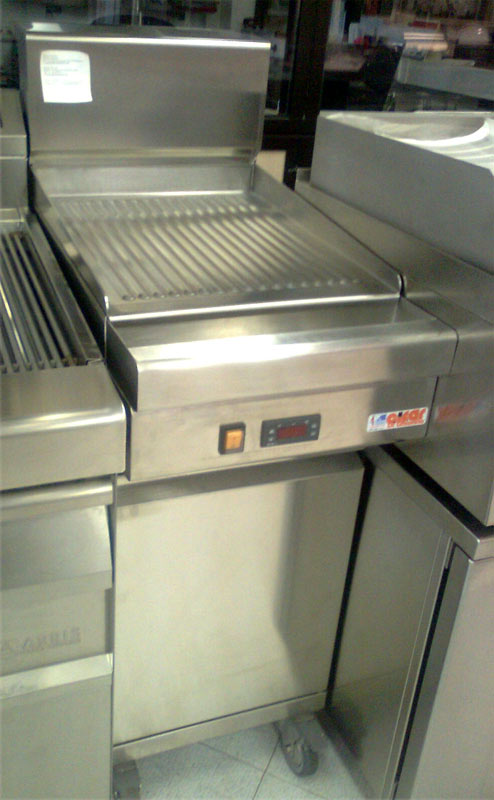 Fry top cm 40x70 nuova in offerta al prezzo di un usato